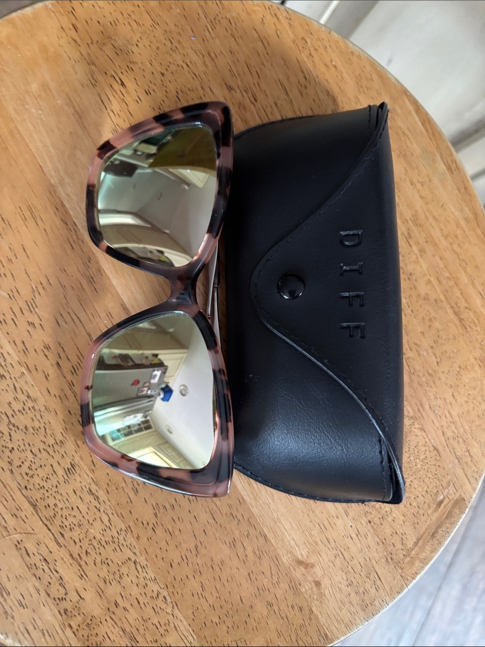 Diff Eyewear Pink Tortoise Frame Sunglasses with Mirrored Lenses